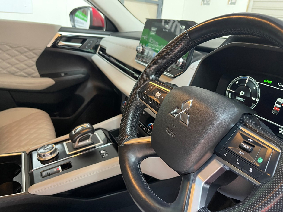 2022 Mitsubishi Outlander 2.4L Petrol Plug-in Hybrid For Sale Images