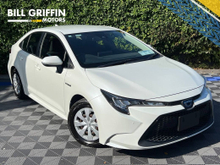 Toyota Corolla 1.8 HYBRID AUTO // APPLE CARPLAY/ANDROID AUTO // DIGITAL CLIMATE CONTROL // ADAPTIVE CRUISE CONTROL