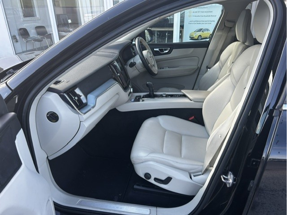 2019 Volvo XC60 2L Diesel For Sale Images