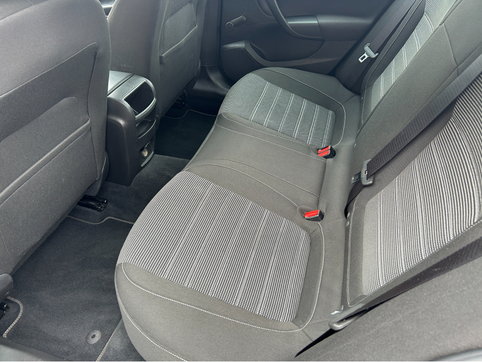 Opel Insignia 1,4 PETROL//73KLMS//1 OWNER ORIGINAL IRISH CAR///FULL OPEL SERVICE HISTORY///NCT 2028///HUGE SPEC//LOW TAX///BEAUTIFULL CAR — thumbnail 8
