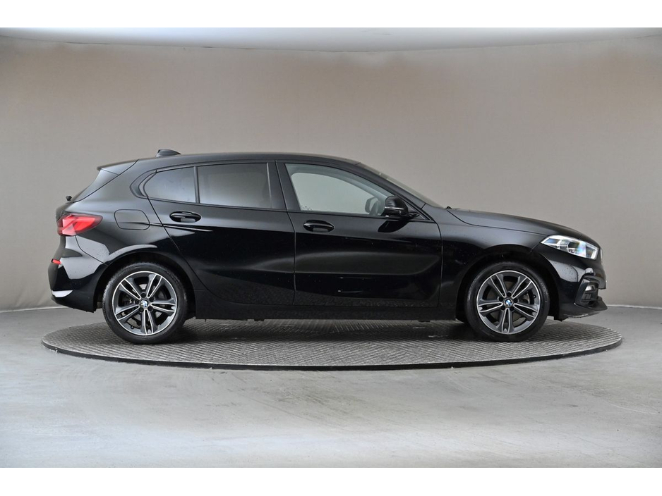 BMW 1 Series 118I SE SPORT *HALF LEATHER SPORT SEATS* — thumbnail 11