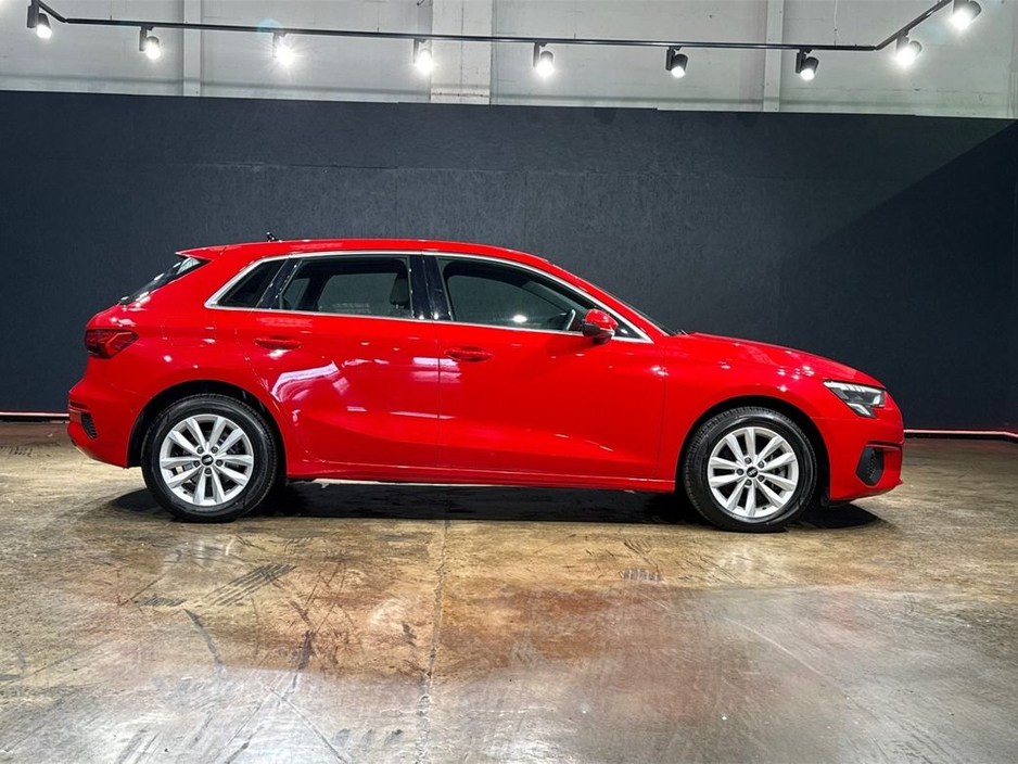 Audi A3 1.0 AUTOMATIC - FACTORY ALLOYS - DIGITAL SPEEDO - CRUISE CONTROL - MULTI FUNCTION STEERING WHEEL - CRUISE CONTROL - HEATED SEATS — thumbnail 2