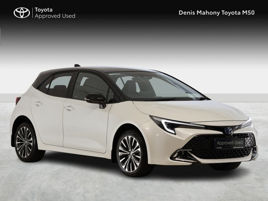 Toyota Corolla Luna Sport Hybrid Hatchback
