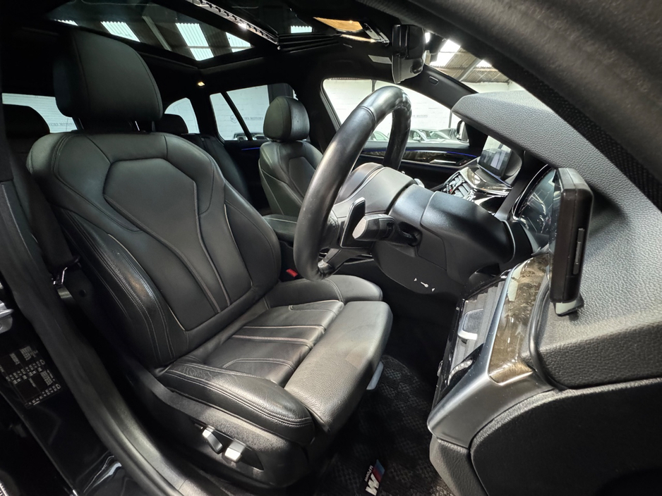 BMW 5 Series M-Sport Pro *Panoramic Sunroof* — thumbnail 13