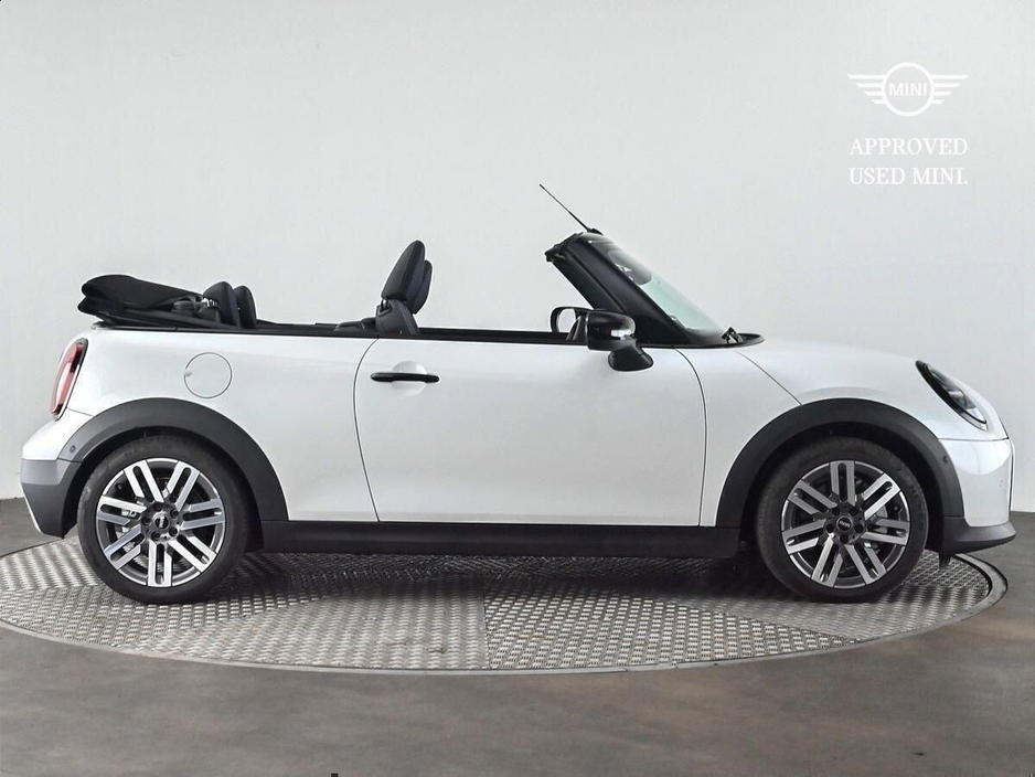 2025 MINI Hatch 2L Petrol For Sale Images