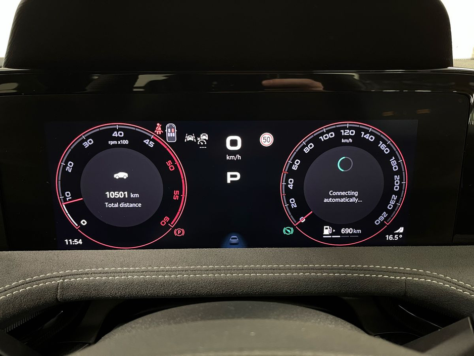 Skoda Superb Sportline DSG 2.0 TDI 150BHP - 19 Inch Alloys - Reversing Camera - Ambient Lighting - Climate Control - Electric Heated Memory Seats - Keyless Start - Apple CarPlay/Android Auto — thumbnail 17