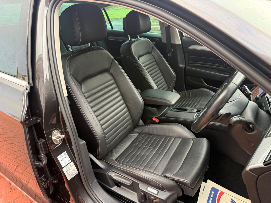 2022 Volkswagen Passat 1.4L Petrol Hybrid For Sale Images
