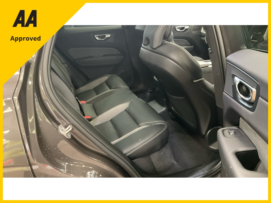2024 Volvo XC60 2L Petrol Plug-in Hybrid For Sale Images