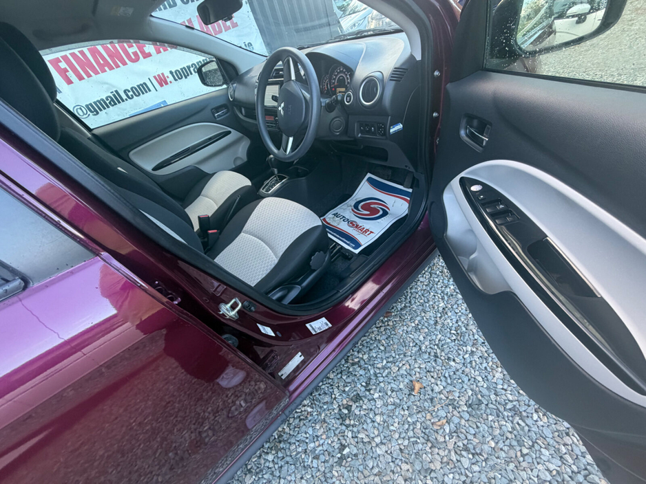 Mitsubishi Mirage — thumbnail 11