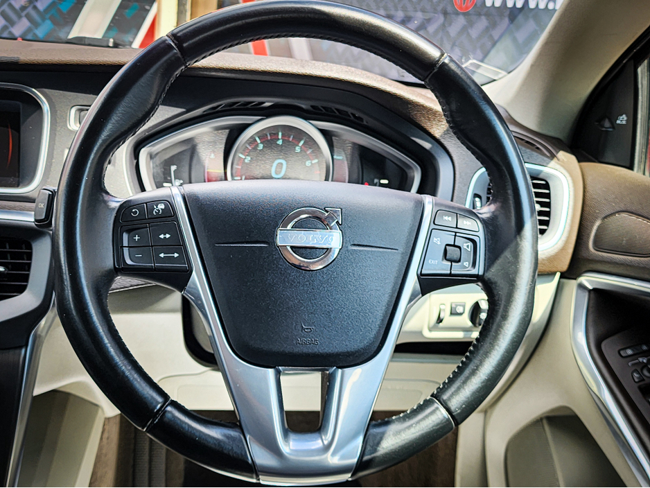 2013 Volvo V40 1.6L Petrol For Sale Images