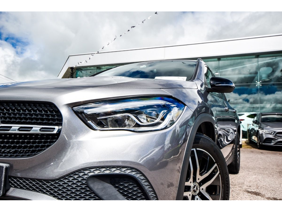 Mercedes-Benz GLA Class 180d Progressive Night Pack Auto — thumbnail 7