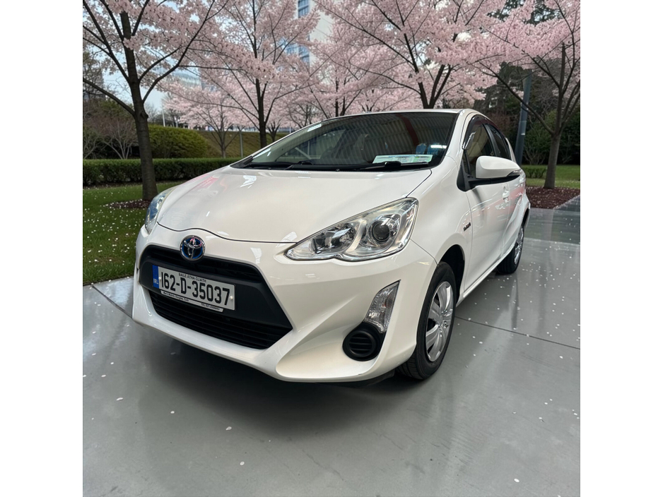 2016 Toyota Aqua 1.5L Petrol Hybrid For Sale Images
