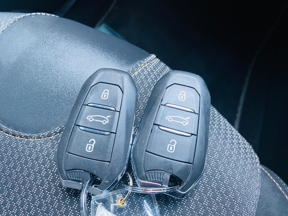 2022 Peugeot 5008 2L Diesel For Sale Images