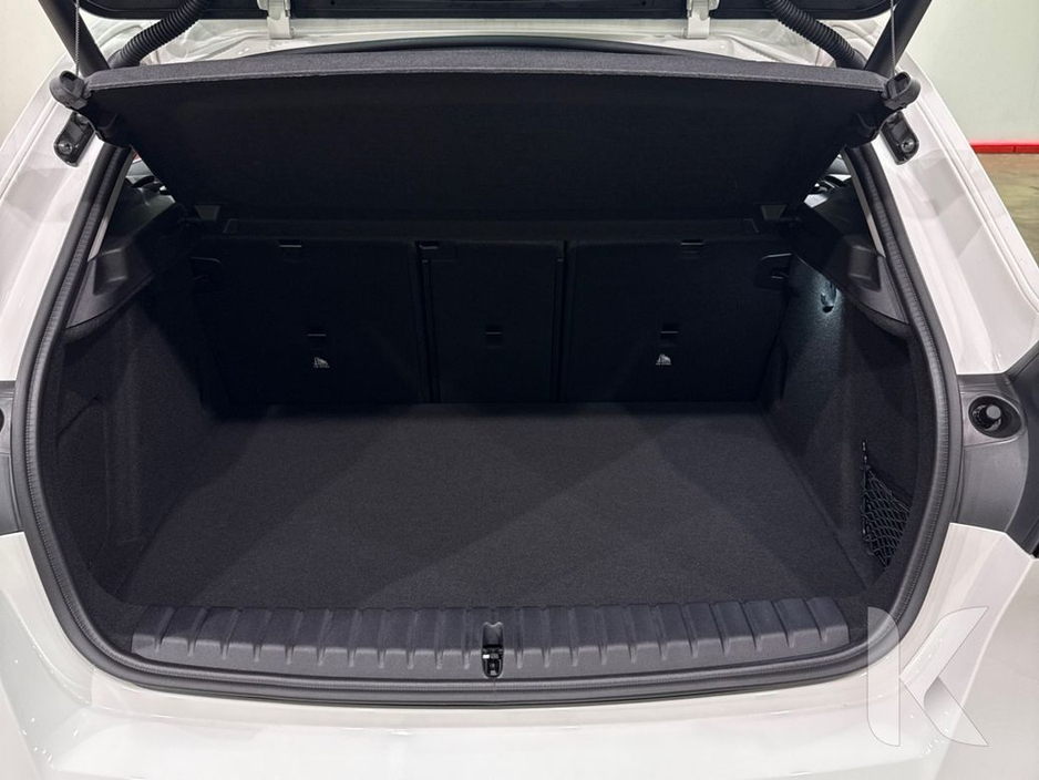 BMW 1 Series 120 NEW MODEL - 1.5 HYBRID AUTOMATIC - FACTORY ALLOYS - DIGITAL DASH - REVERSE/ FRONT CAMERA - ELECTRIC SEATS — thumbnail 12