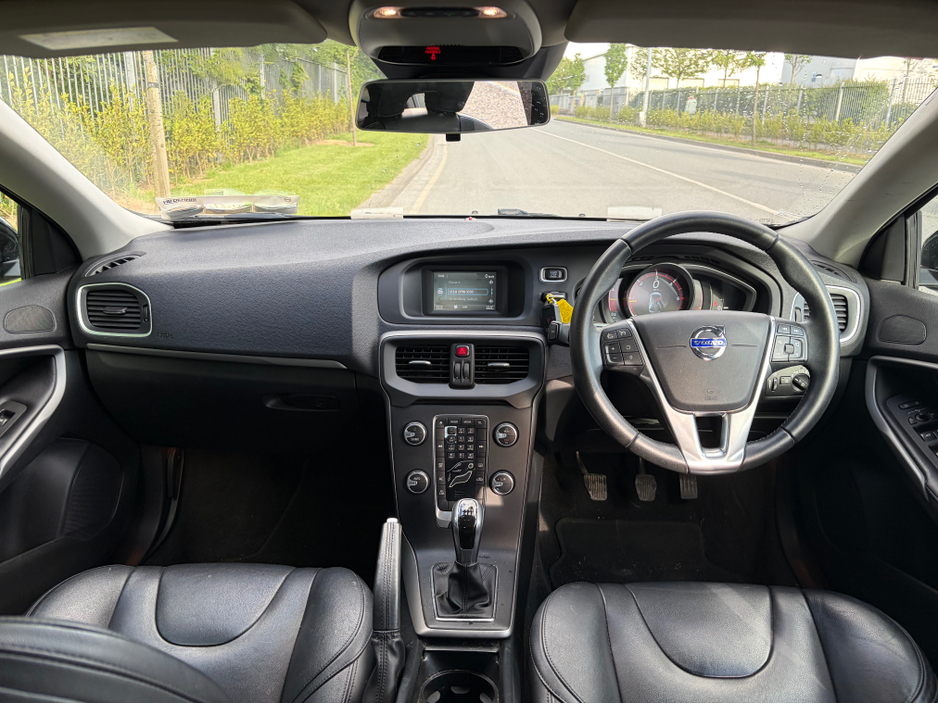 2016 Volvo V40 2L Diesel For Sale Images