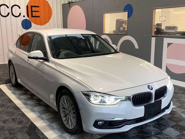 2017 BMW 3 SERIES €19950 2017 BMW 330E Luxury I-Performance / 42k KMs / Heated Leather Seats / BMW 330E Automatic