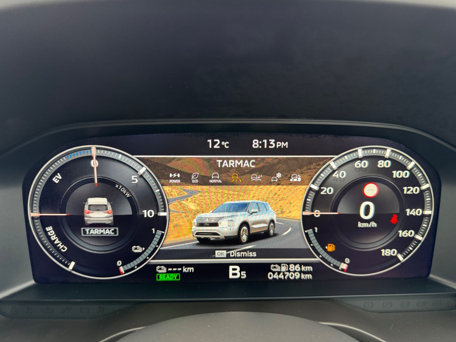 2022 Mitsubishi Outlander 2.4L Petrol Plug-in Hybrid For Sale Images