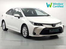 Toyota Corolla 1.8 Hybrid Luna Saloon