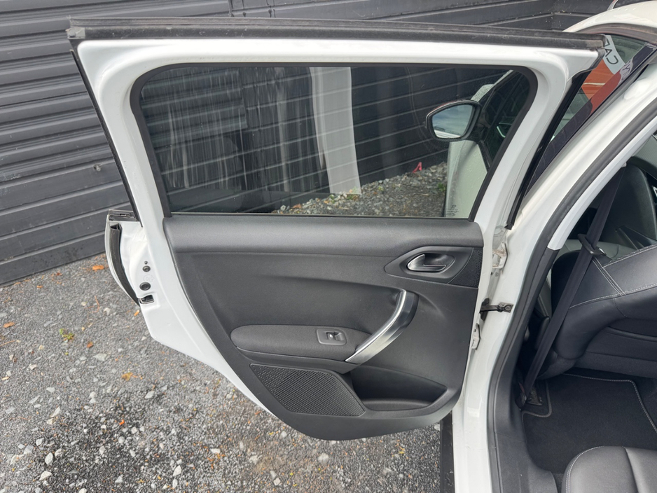 Peugeot 2008 1.2 ACTIVE AUTO 5DR — thumbnail 19