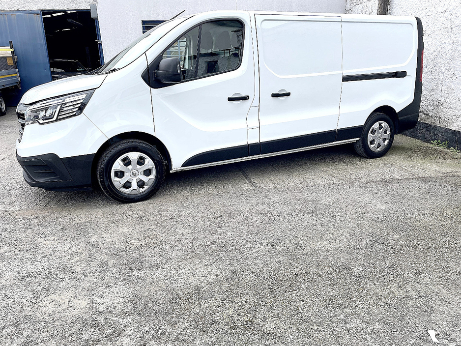 2023 Renault Trafic 2L Diesel For Sale Images