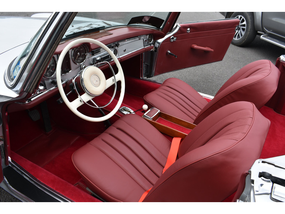 1967 Mercedes-Benz 250 2.5L Petrol For Sale Images