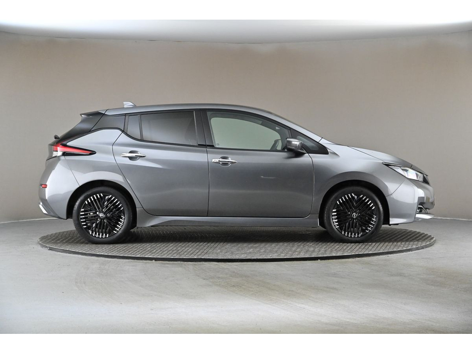 Nissan Leaf Tekna 40kWh Full Leather 360 Camera Top Spec — thumbnail 11