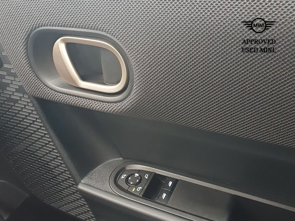 2024 MINI Hatch 2L Petrol For Sale Images