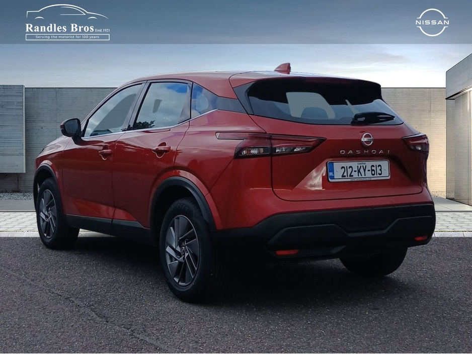 Nissan Qashqai 1.3 PET SV — thumbnail 2
