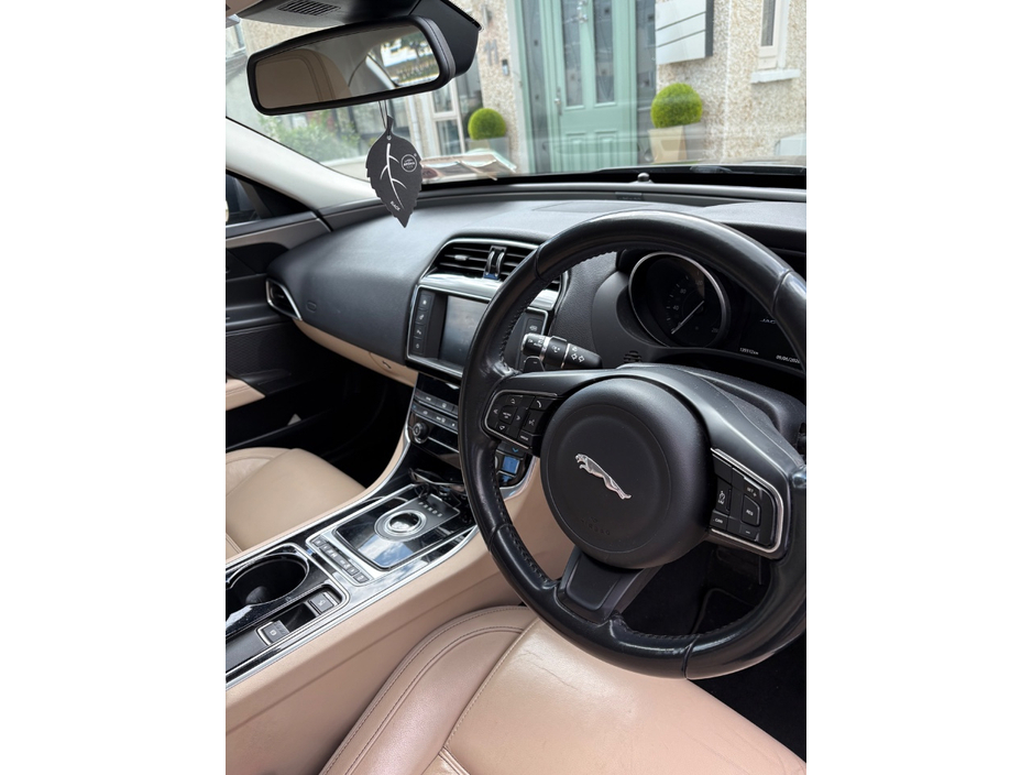 Jaguar XE MY 2.0 D PRESTIGE 163PS 4DR — thumbnail 7