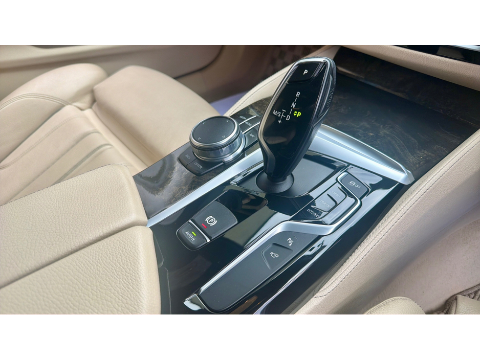 BMW 5 Series xDrive-523d G31 MSPORT PRO TOURING 71,000KMS - HUGE SPEC — thumbnail 25