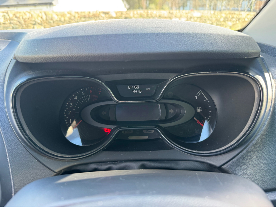 Renault Captur TCE ICONIC 90PS 5DR — thumbnail 8