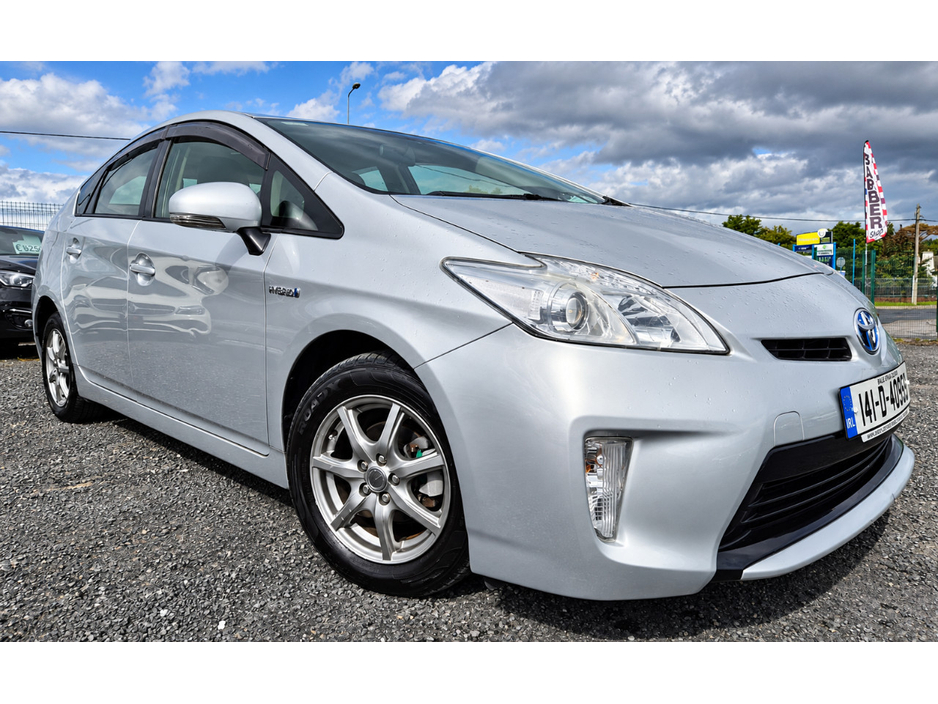 2014 Toyota Prius 1.8L Petrol Hybrid For Sale Images