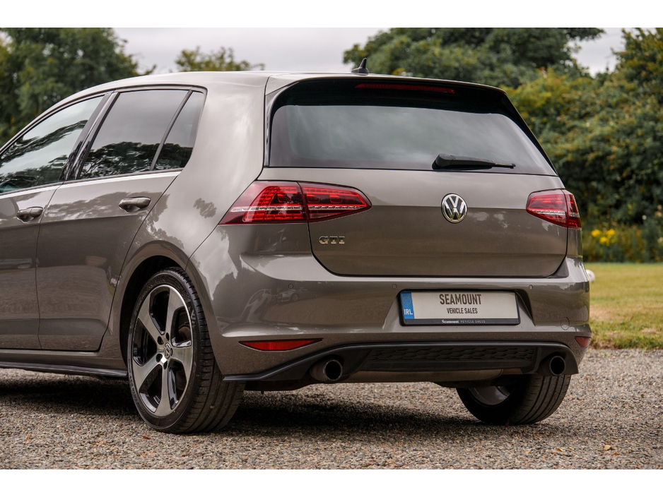 2017 Volkswagen Golf 2L Petrol For Sale Images