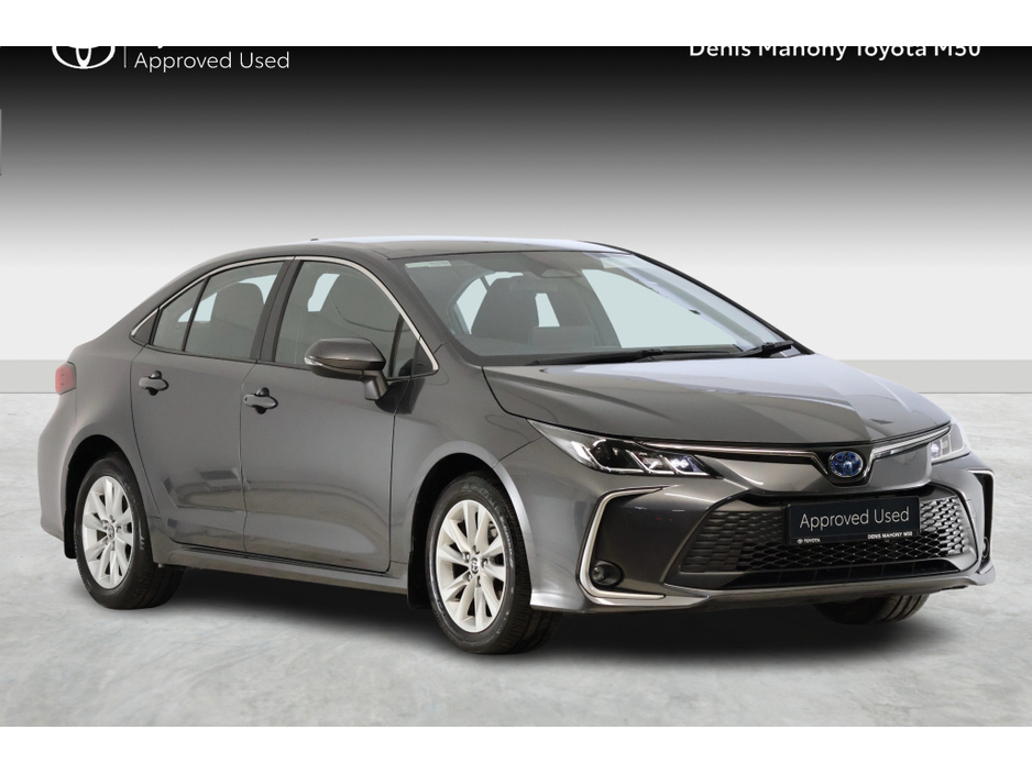 Toyota Corolla Luna Hybrid Saloon
