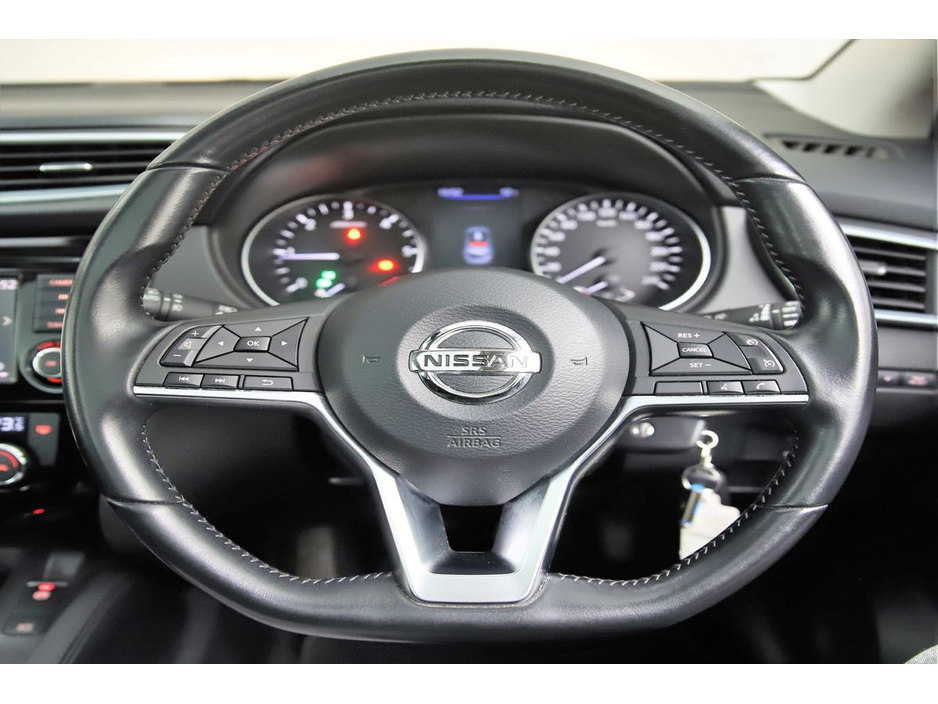 Nissan Qashqai 1.3 PET SE DCT *PANORAMIC ROOF*REVERSE CAM* — thumbnail 17