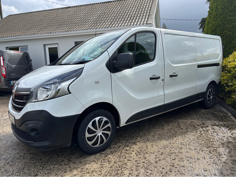 2021 Renault Trafic 2L Diesel For Sale Images