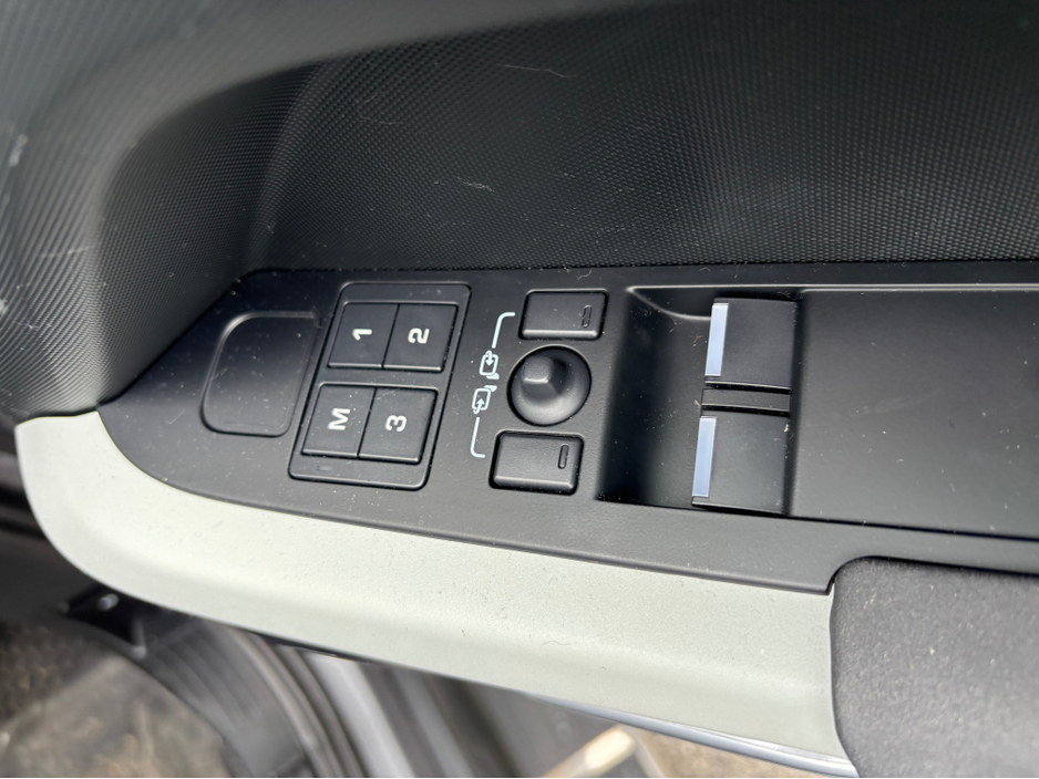 2023 Land Rover Defender 3L Diesel For Sale Images