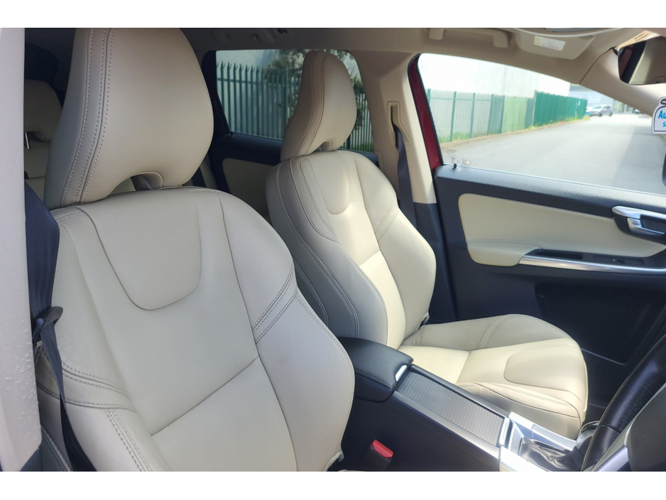 2017 Volvo XC60 2.4L Diesel For Sale Images