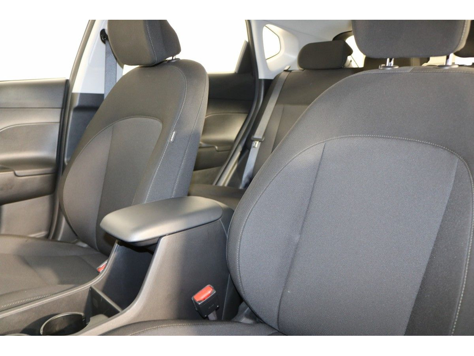 Hyundai Kona Hybrid Signature 1.6L Petrol Automatic Compact SUV — thumbnail 12