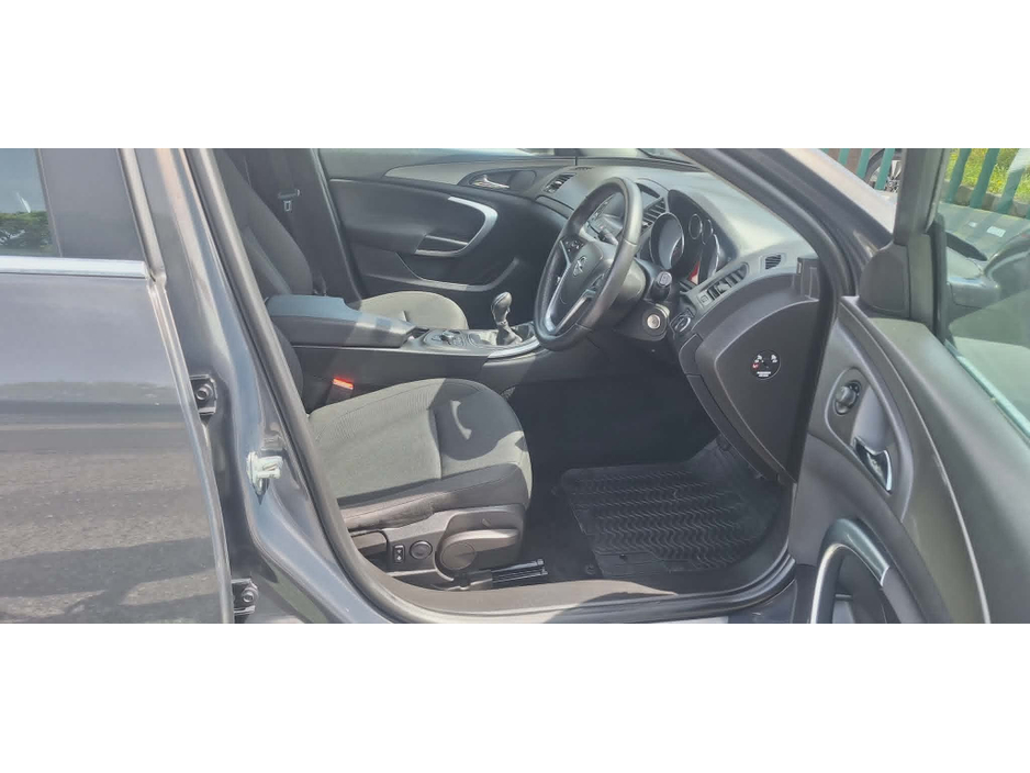 2013 Opel Insignia 2L Diesel For Sale Images