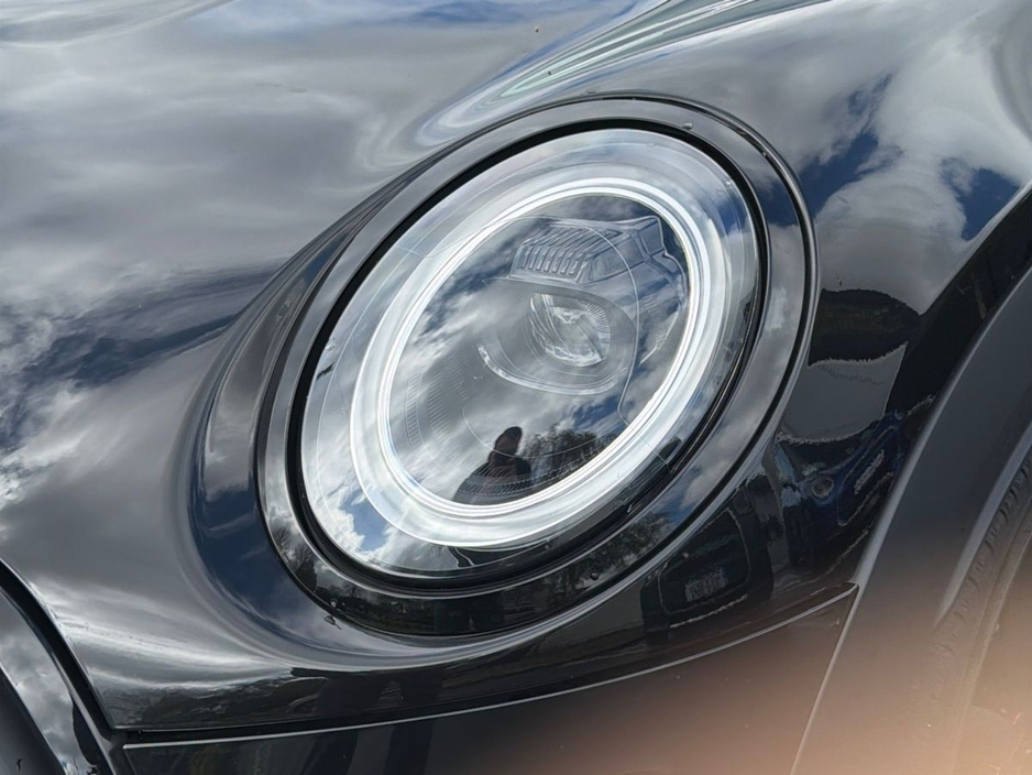 2021 MINI Hatch 2L Petrol For Sale Images