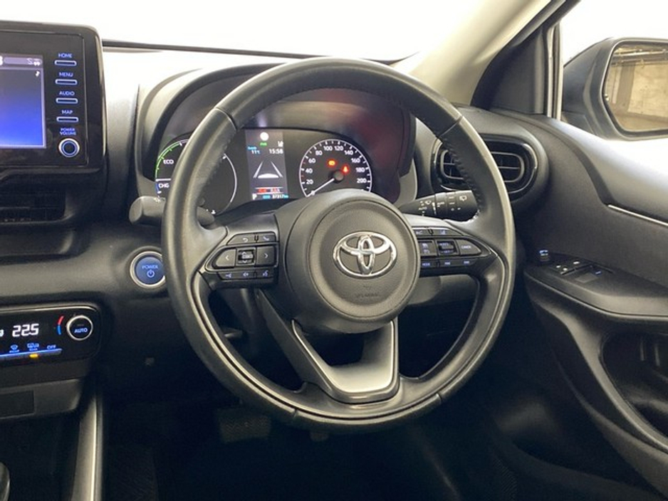 Toyota Yaris Luna Hybrid — thumbnail 9