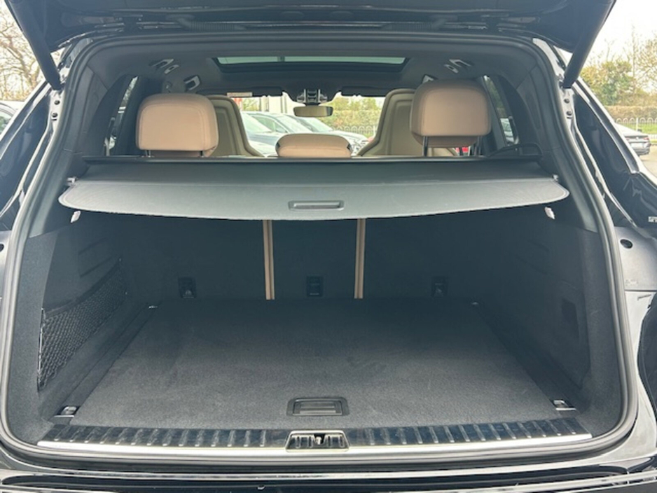 2023 Porsche Cayenne 3L Petrol Plug-in Hybrid For Sale Images