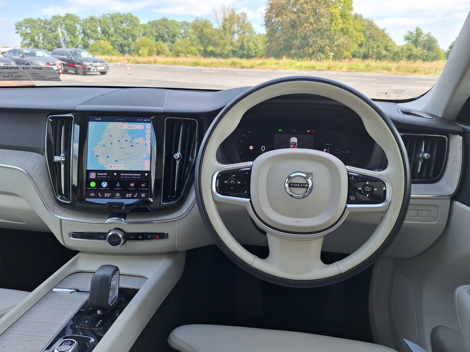 2023 Volvo XC60 2L Petrol Plug-in Hybrid For Sale Images