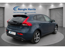 2018 Volvo V40 2L Diesel For Sale Images