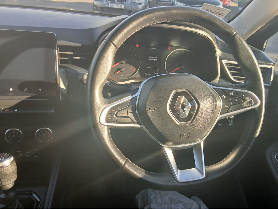 2023 Renault Clio 1L Petrol For Sale Images