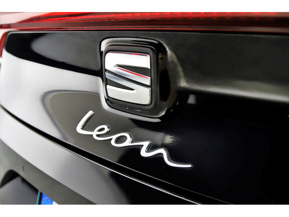 SEAT Leon 1.4 FR E-HYBRID DSG 204BHP HALF LEATHER*SPORT SEATS* — thumbnail 30