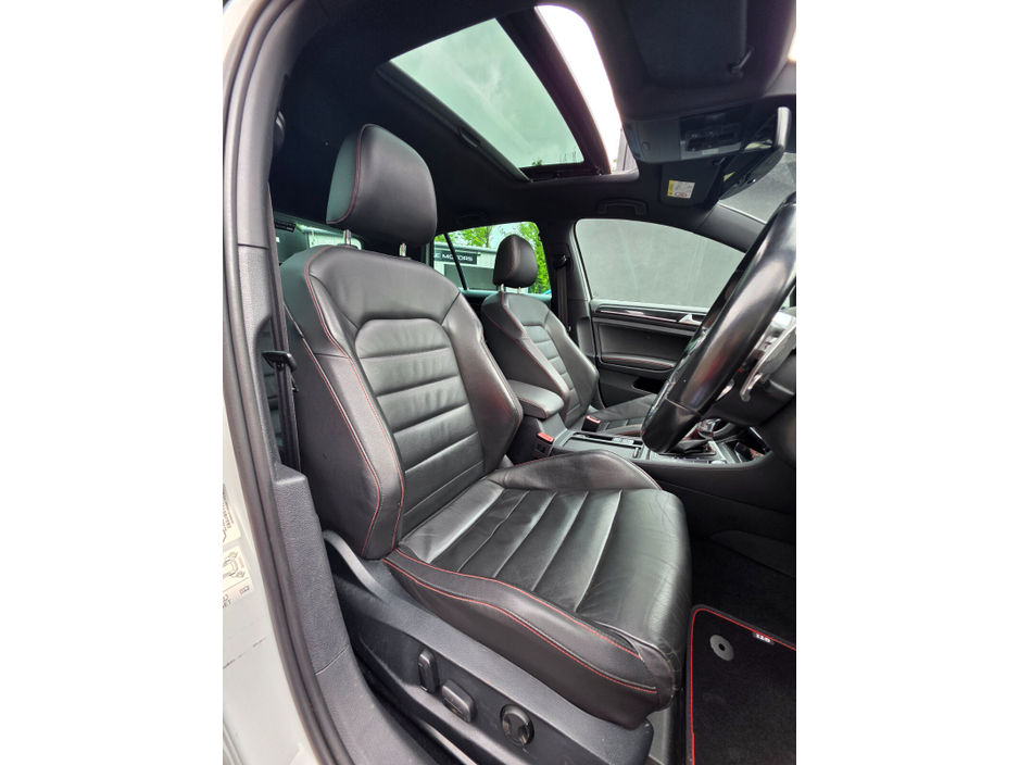 2015 Volkswagen Golf 2L Petrol For Sale Images