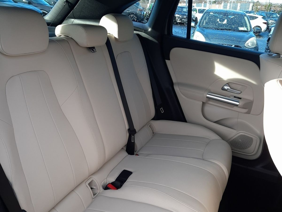 Mercedes-Benz GLA Class GLA 200d Progressive Plus*Beige Leather* — thumbnail 16