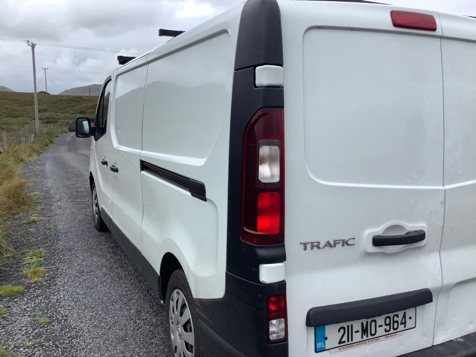 2021 Renault Trafic 2L Diesel For Sale Images